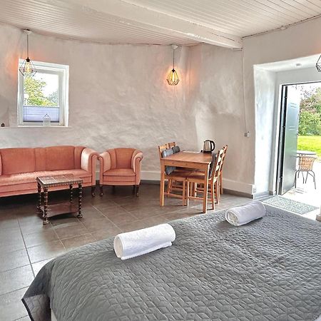 Apartamenty Molle Åkirkeby Eksteriør bilde